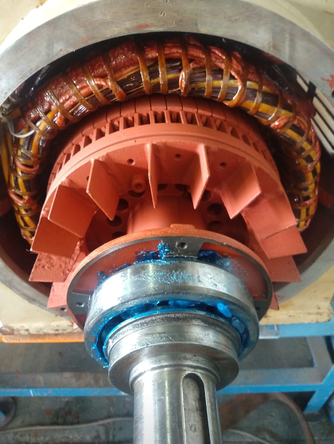 Aplicação de rolamentos por aquecedor indutivo